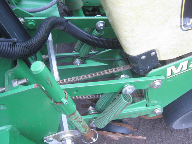 Planting Equipment  John Deere 1760 Planter  Photo